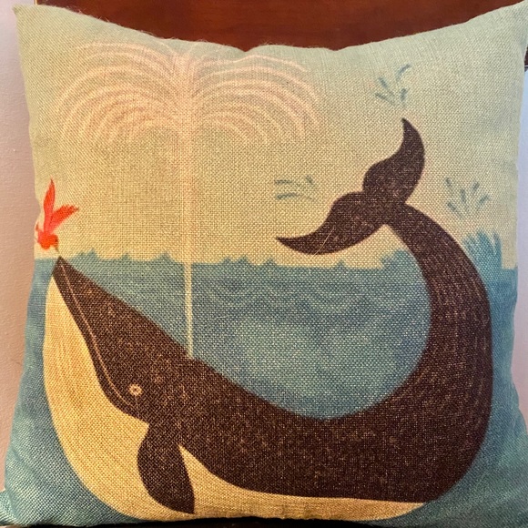 “Burlap” whale pillow. - Picture 3 of 3